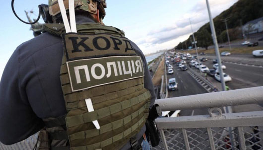 Хто терорист, хто повстанець? Як кияни відреагували на перекриття мосту Метро