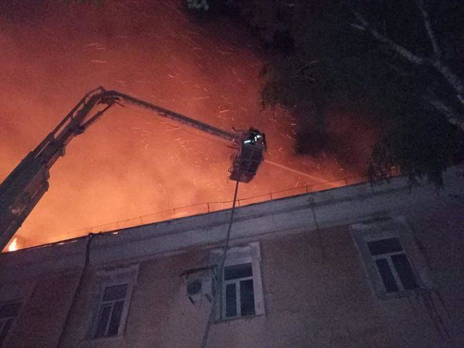 91 людину евакуйовано через пожежу у воєнному госпіталі Луцька