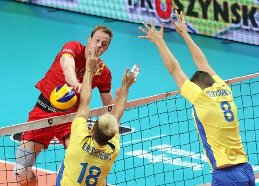 Українські волейболісти вперше в історії пробилися до чвертьфіналу чемпіонату Європи