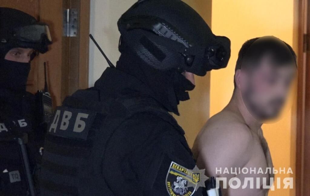 Облога і 600 спецпризначенців: в Ужгороді поліція затримала лідера ОЗГ (Відео)