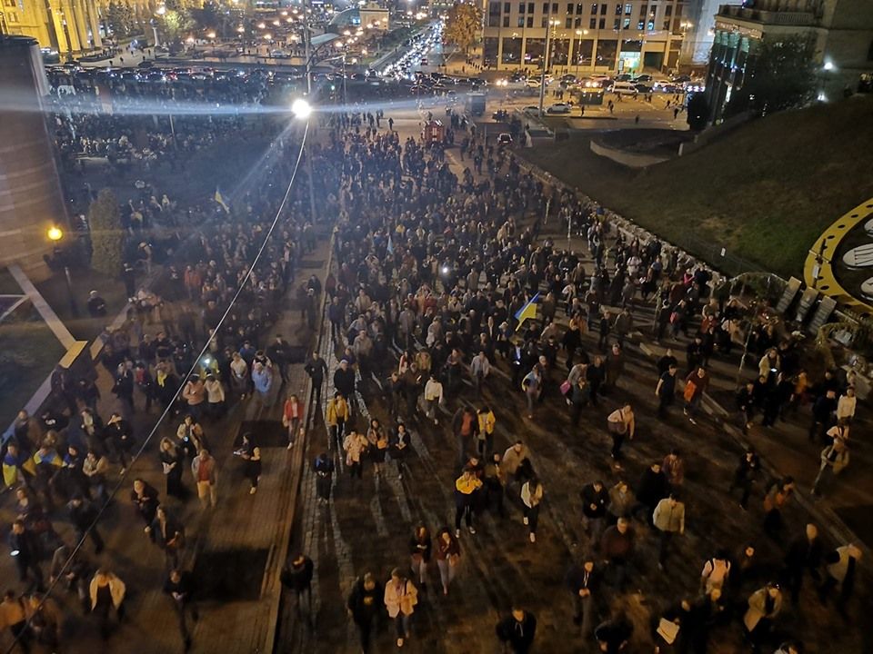 Мітинг проти підписання «формули Штайнмаєра» розпочався на Майдані Незалежності (Відео)