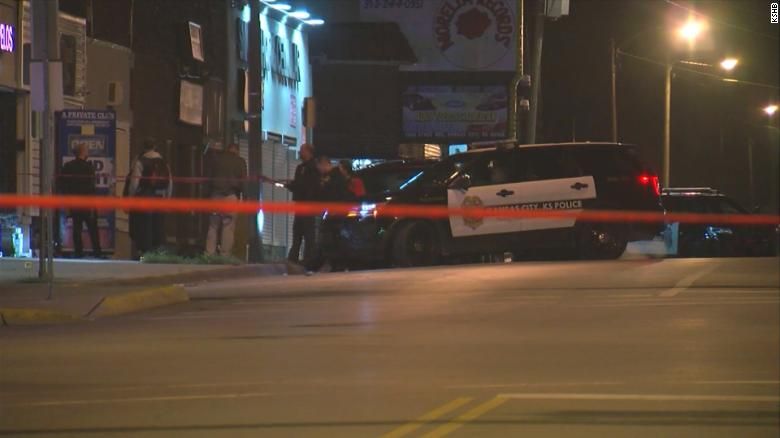 У Канзасі чоловік розстріляв відвідувачів бару, четверо загиблих