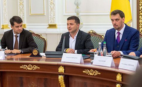 Українці почали гірше ставитися до Зеленського – соцопитування