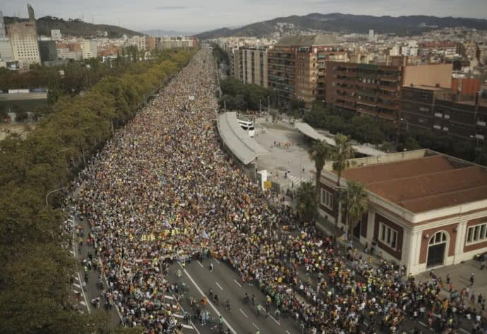 Каталонія паралізована через протести і страйки