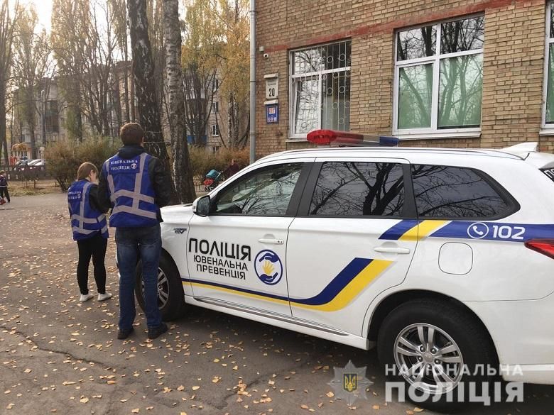 У Києві учениця вистрибнула з вікна школи