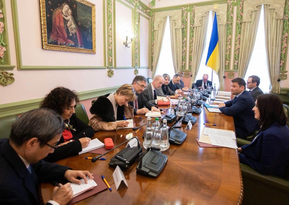 В ОПУ заявли, що ПриватБанк не віддаватимуть Коломойському
