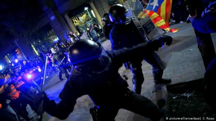 У Барселоні в сутичках з поліцією постраждали щонайменше 15 осіб
