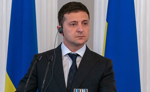 Українці найбільше довіряють волонтерам, армії та президенту: результати нових опитувань