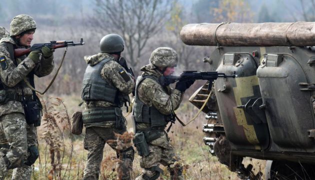 На Донбасі окупанти 14 разів порушили «тишу», один боєць поранений