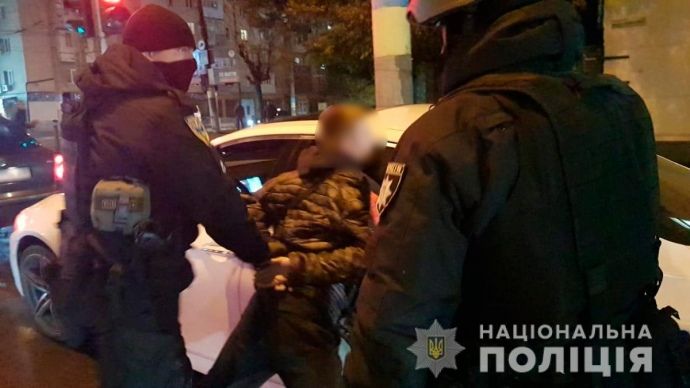 Групу фальшивомонетників спіймали в Чернівцях