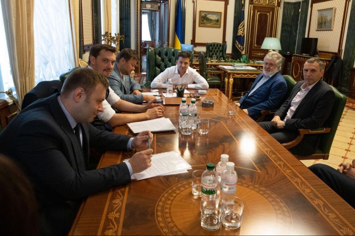 WSJ: Поки команда Зеленського не змусить Коломойського повернути гроші, нових траншів МВФ не буде