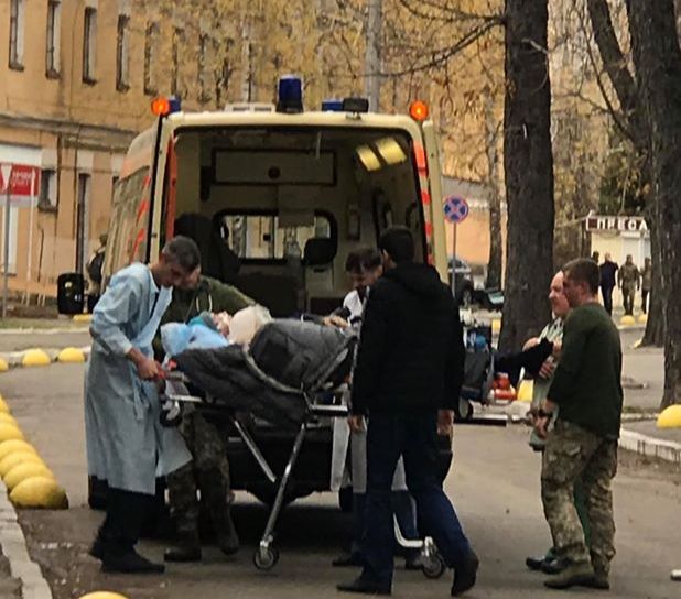 До Києва прибув борт з пораненими бійцями з Донбасу