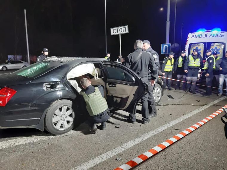 У Києві підірвали автомобіль, водій загинув
