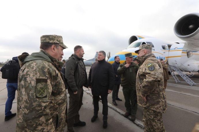 Хомчак та Аваков пояснили західним дипломатам ситуацію на ділянках розведення