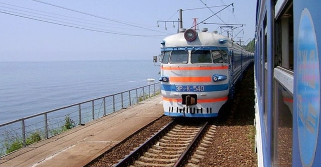 Окупанти розпочали продаж залізничних квитків до Криму