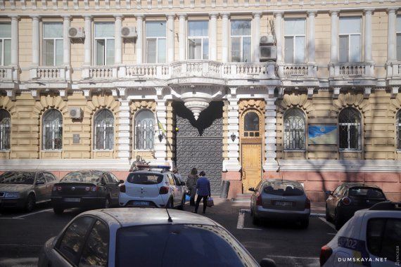 Двоє поліцейських госпіталізовані через обвал стелі в будівлі одеської Нацполіції