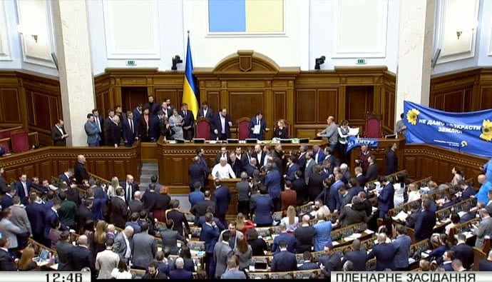 Верховна Рада в першому читанні ухвалила закон про продаж землі