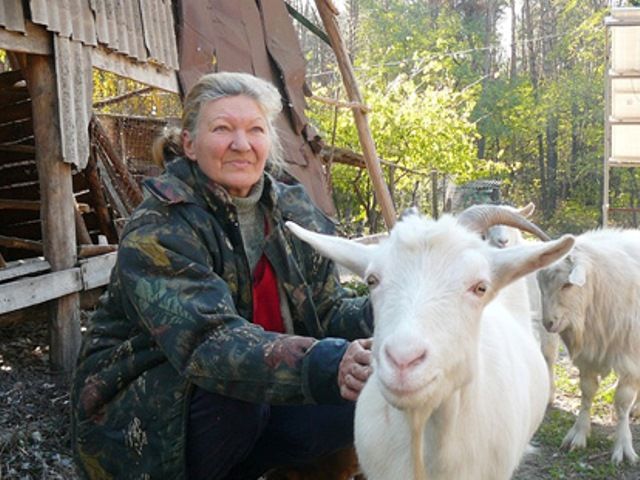 Острів скарбів: жінка 17 років живе на клаптику суші посеред Кам’янського водосховища