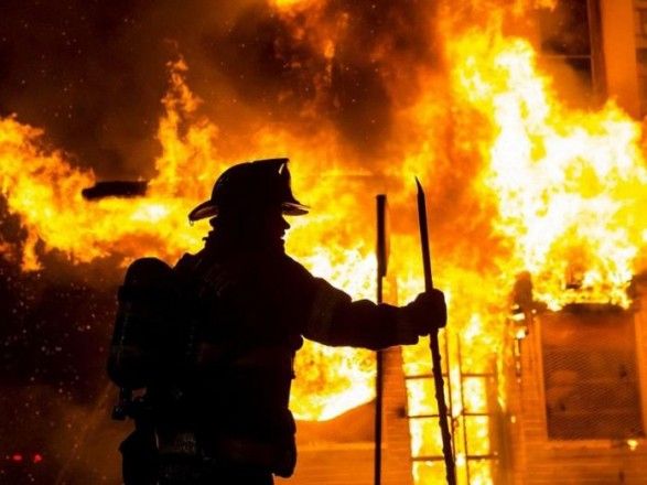 1 офіцер травмований, у одного опіки внаслідок пожежі у військовій частині на Львівщині