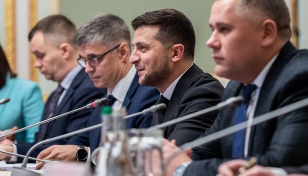 «Кораблі повернуться, тоді поголюся»:Зеленський про забобони у президентському кріслі