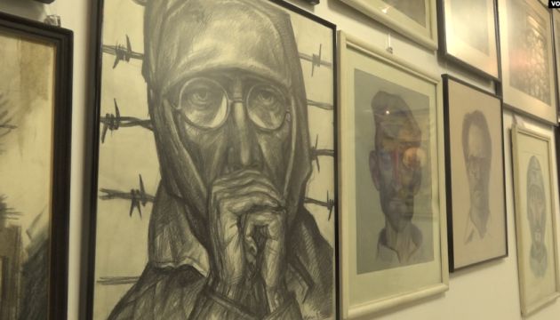 Американський бізнесмен зібрав найбільшу в світі колекцію картин про Голодомор
