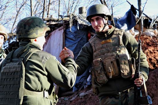 «Розведення» на Донбасі: російськи окупанти продовжують гатити по захисниках України