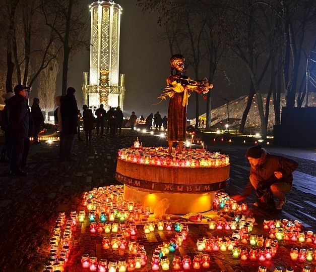 У день пам'яті голодоморів у всіх храмах ПЦУ служитимуть панахиду