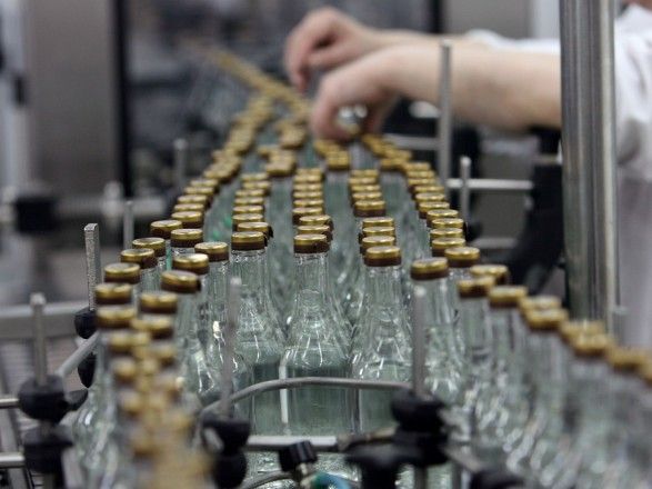 Кабмін масово звільняє керівників «Укрспирту»