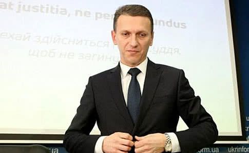 «Праву руку» Труби спіймали на хабарі: Зеленський просить «перевантажити» ДБР