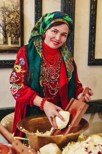 Капуста як кулінарний всесвіт і випічка для душі: рецепти мисткині Марини-Бережі Суржок