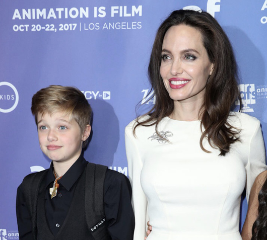 13-річна донька Анджеліни Джолі та Бреда Пітта Шайло офіційно змінила ім'я на Джон