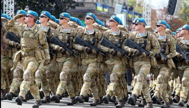 Ющенко привітав військовослужбовців із Днем Збройних сил України