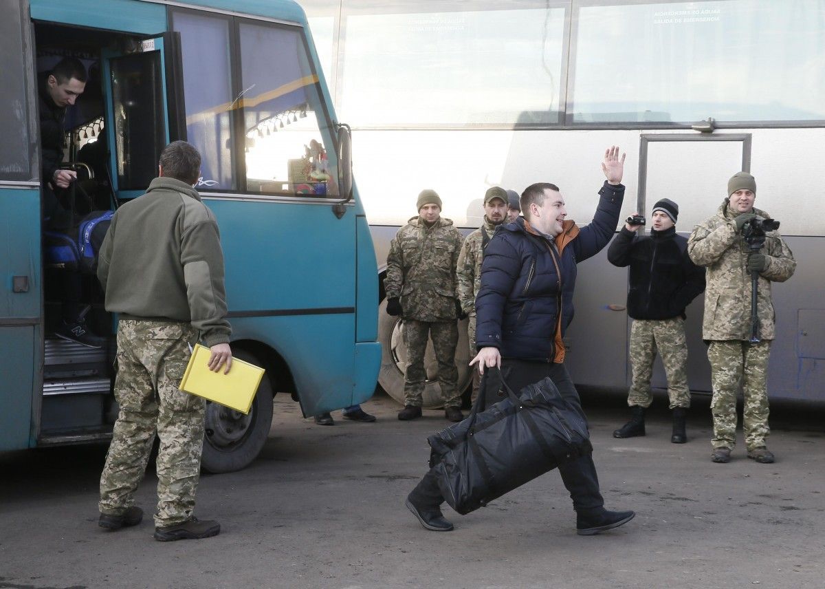 На першому етапі обміну «всіх на всіх» Україна хоче повернути 77 бранців із ОРДЛО