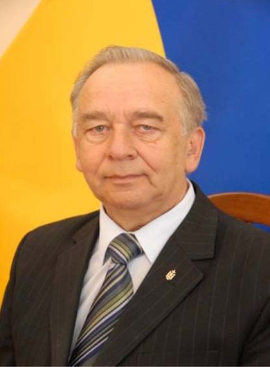 Володимир Бондар: Щоб згадували першого вчителя з вдячністю