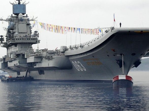 На російському авіаносці «Адмірал Кузнєцов» сталася пожежа, є постраждалі