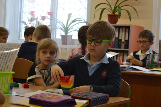 Покоління LEGO: як проєкт «Сприяння освіті» змінив підхід до навчання школярів