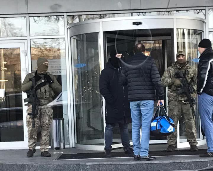 У спортклубі Порошенка «5 елемент» провели обшуки