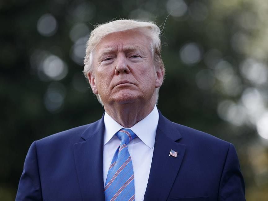 Bloomberg: Трамп заблокував військову допомогу Україні за годину після розмови із Зеленським