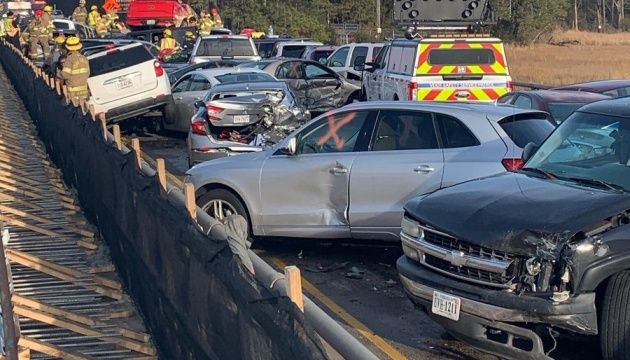 У США зіткнулися 69 авто, багато постраждалих
