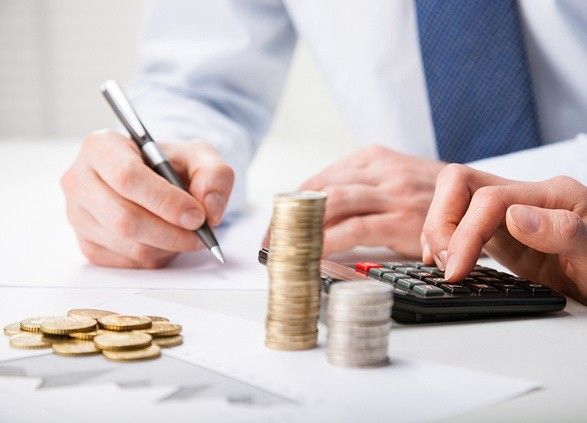 Порошенка, Корнієнка та Дубінського позбавили виплат на суму понад 3 млн грн через прогули