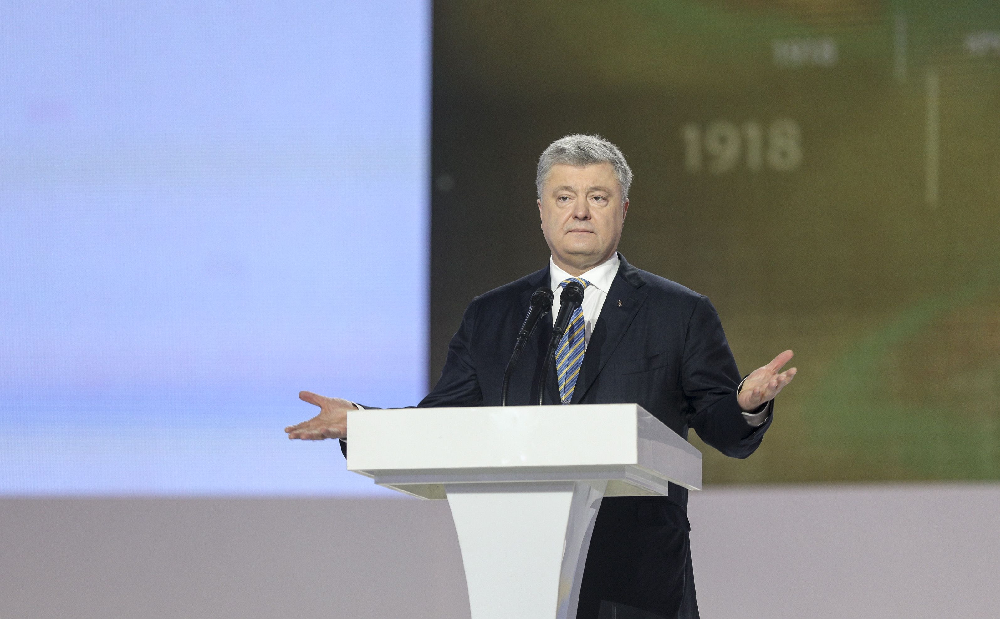 У Порошенка нагадали про звільнення 3000 українців без поступок Росії