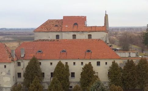 Біля Олеського замку обвалився дах національної пам'ятки - сховища галереї мистецтв