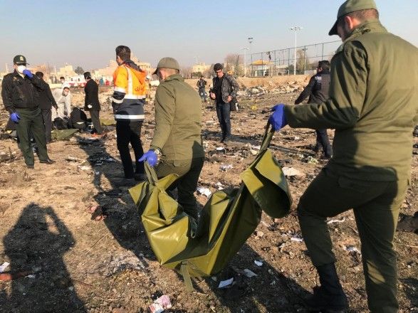 Іран хоче самостійно вилучити «чорні скриньки» літака МАУ і залучити до їх розшифровки Росію