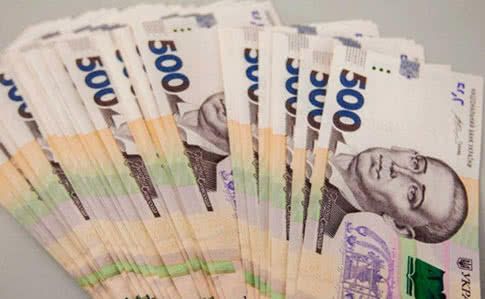 Рада хоче послухати Кабмін з приводу «шалених премій» міністрам