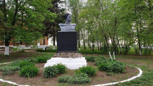 На Харківщині заважають встановити меморіальну дошку земляков-провіднику СБ ОУН