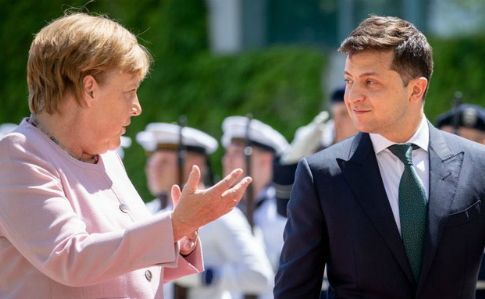 Зеленський обговорив з Меркель наступні кроки щодо Ірану, Донбасу і ГТС