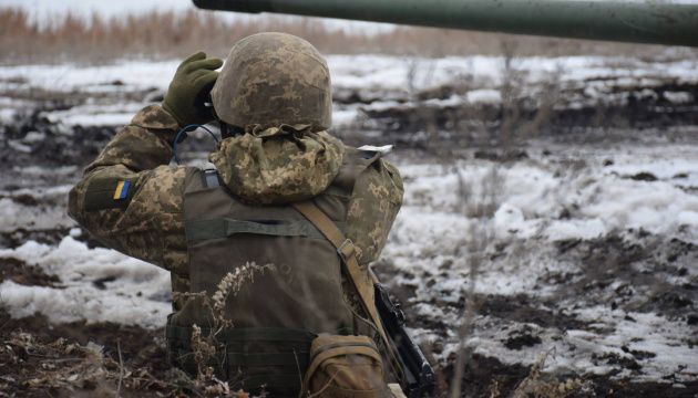 Окупанти на Донбасі гатять із артилерії і 120-мм мінометів, загинув військовий