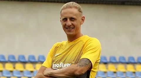 Українського футболіста Сікорського вигнали з команди за поїздку в Росію
