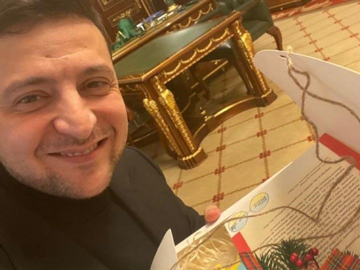 Діти з Донеччини надіслали Зеленському пряник у формі України
