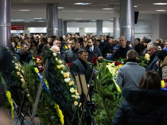 Зеленський поспілкувався із родичами загиблих в Ірані